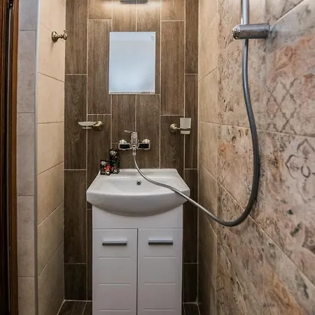 Guest & Peychin / & студио пейчин * Veliko Tărnovo