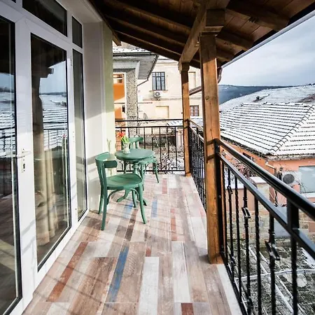 Guest & Peychin / & студио пейчин アパート